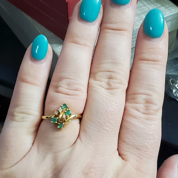 14k emerald & diamond ring size 6 1/4. Stamped 14kP for plumb meaning exactly 14 - Picture 4 of 9